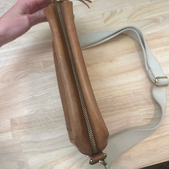Madewell The Transport Camera Bag - Tan Leather Crossbody - Picture 7 of 7